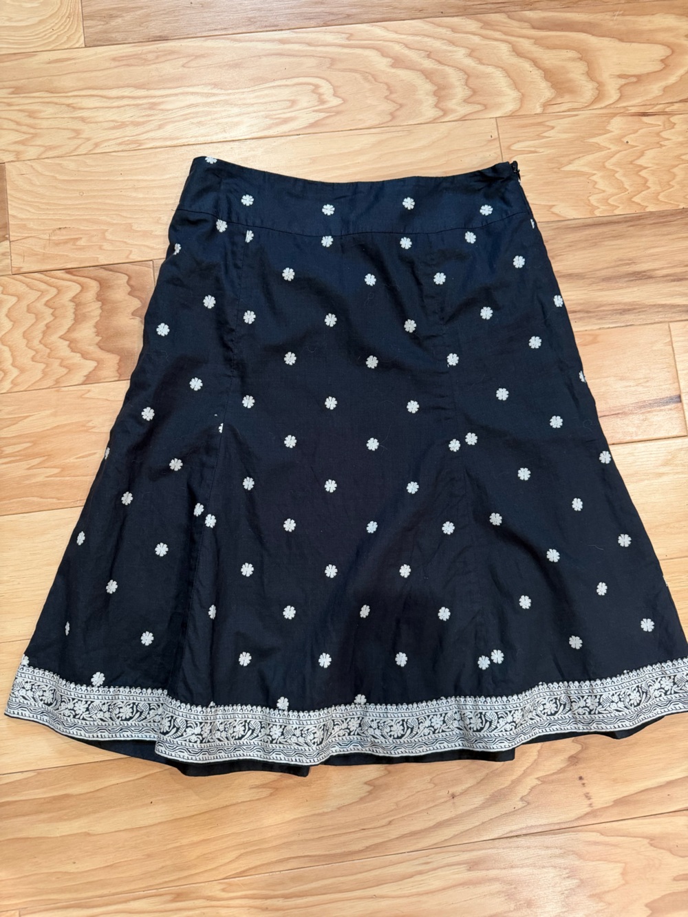 Gap Women’s Size 4 Black White Floral Print A Line Midi Skirt Border Hem